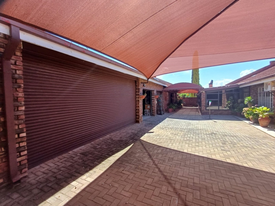 3 Bedroom Property for Sale in Vaal Park North West